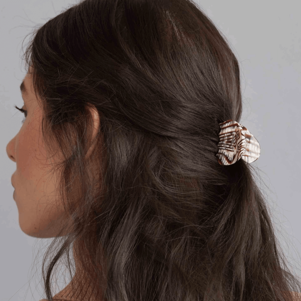 AGATE HAIR CLAW - BROWN