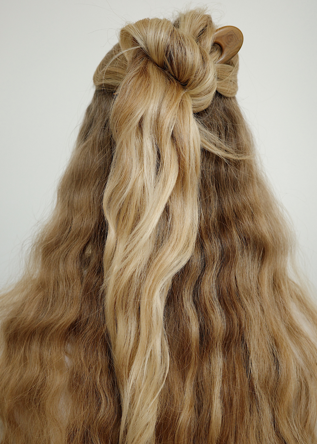 MOKU HAIR PIN: TAYLR'S HAIR