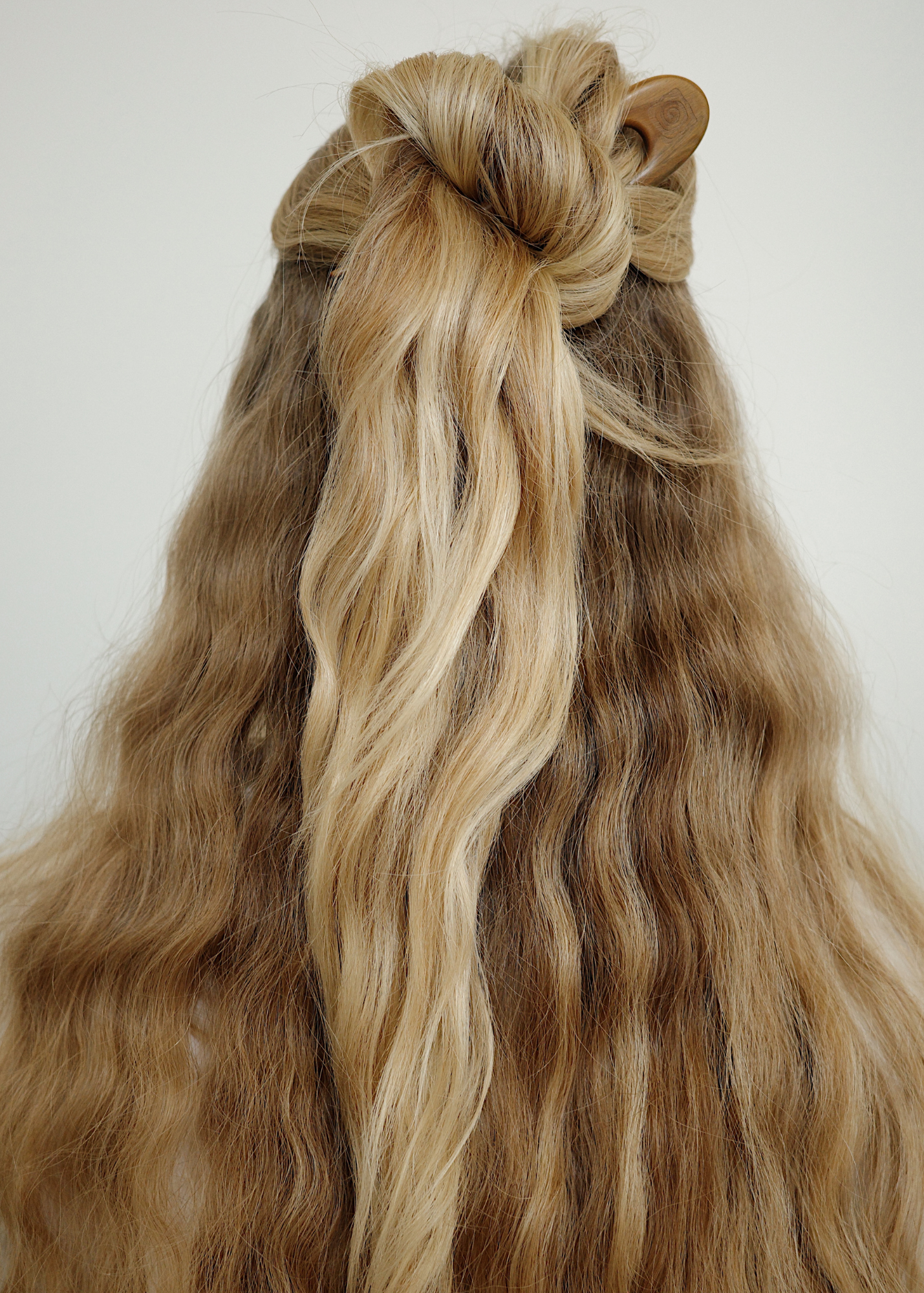 MOKU HAIR PIN: TAYLR'S HAIR