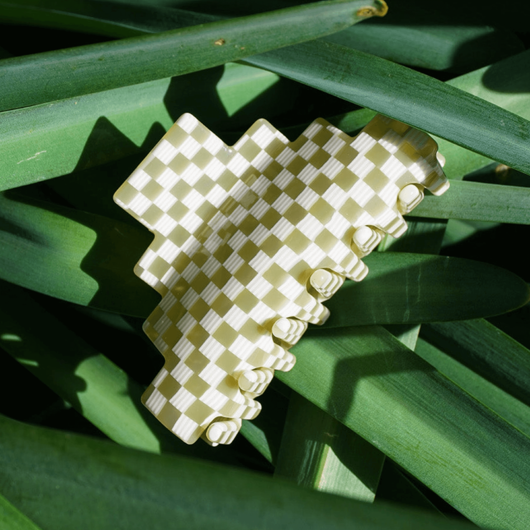 PYRAMID HAIR CLAW - GREEN