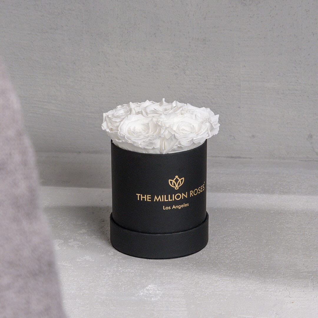 Essence Black Box | White Roses