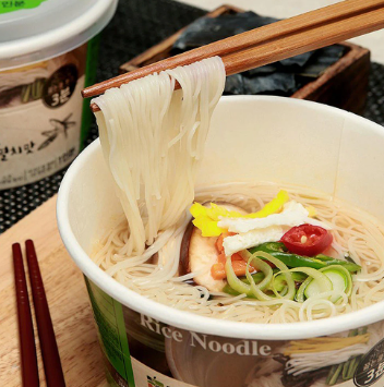 [Wellbeing Garden] Square Rice Noodles – Savory Anchovy Flavor (92g, 3.25oz)