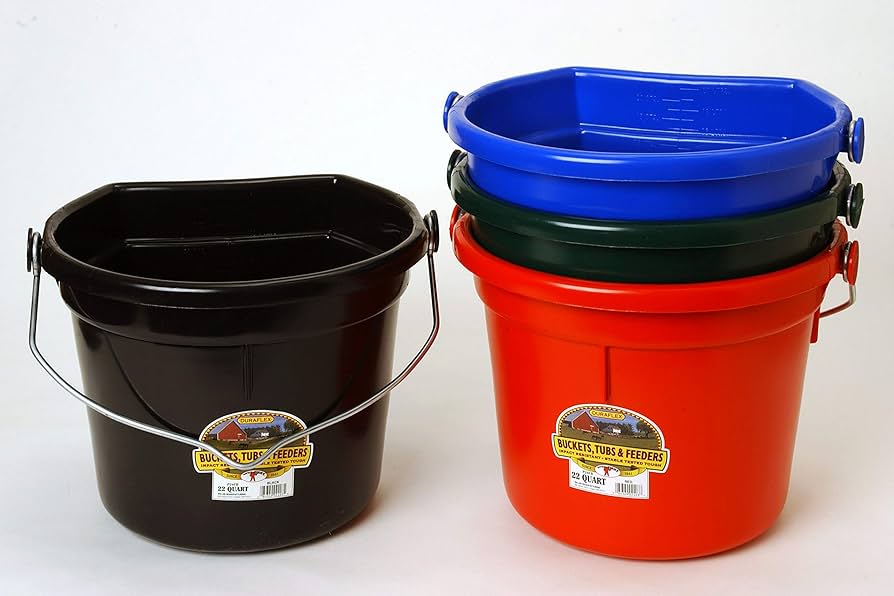 Cat Little Giant Flat Back Plastic Animal Feed Livestock Horse Bucket 5 Gallon