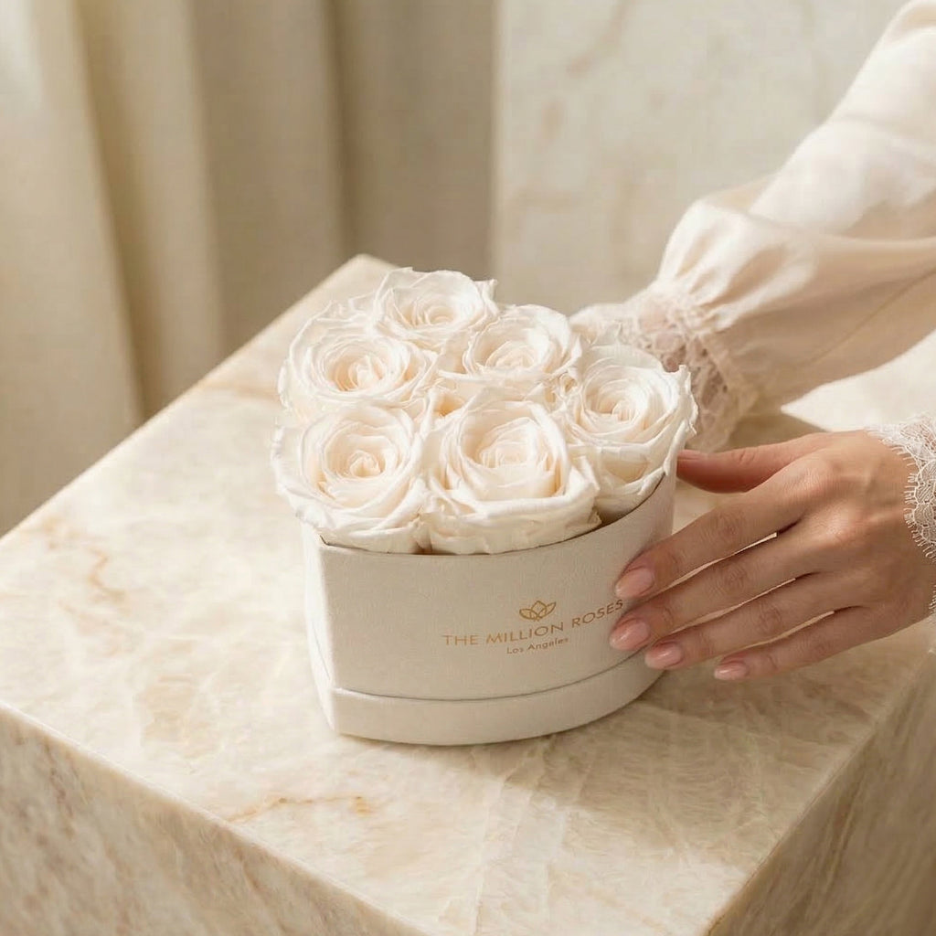 Baby Heart Beige Box | White Roses