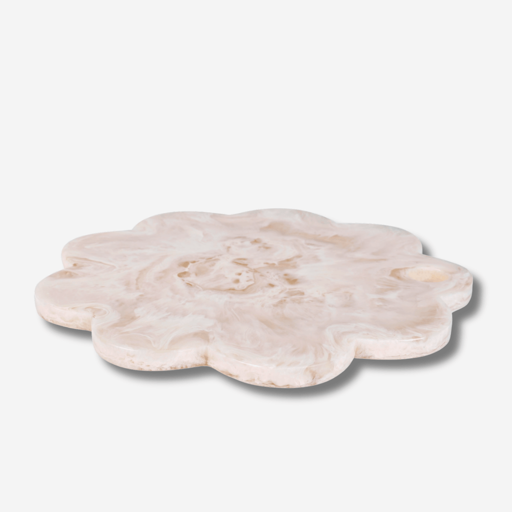 SCALLOP RESIN CHARCUTERIE BOARD - VANILLA