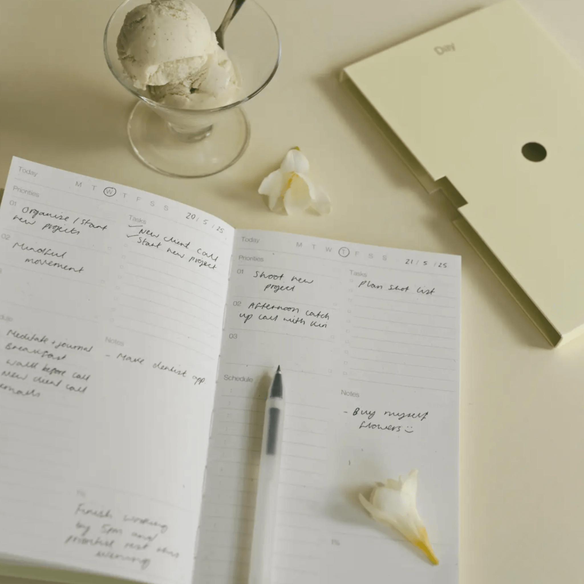 DAY PLANNER