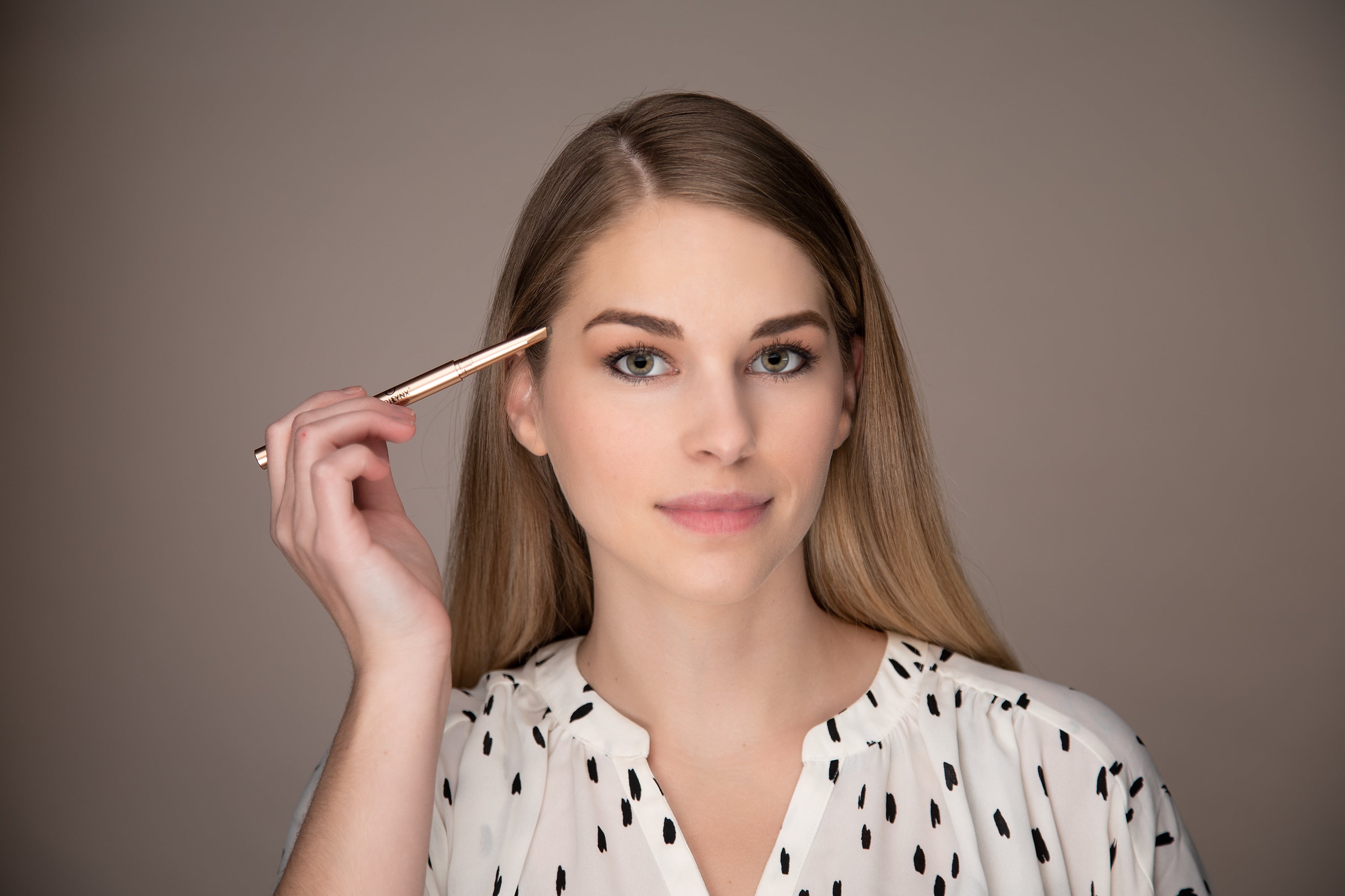 Gluten-Free Eyebrow Pencil – Nut-Free, Vegan & Blendable for Precise Brows