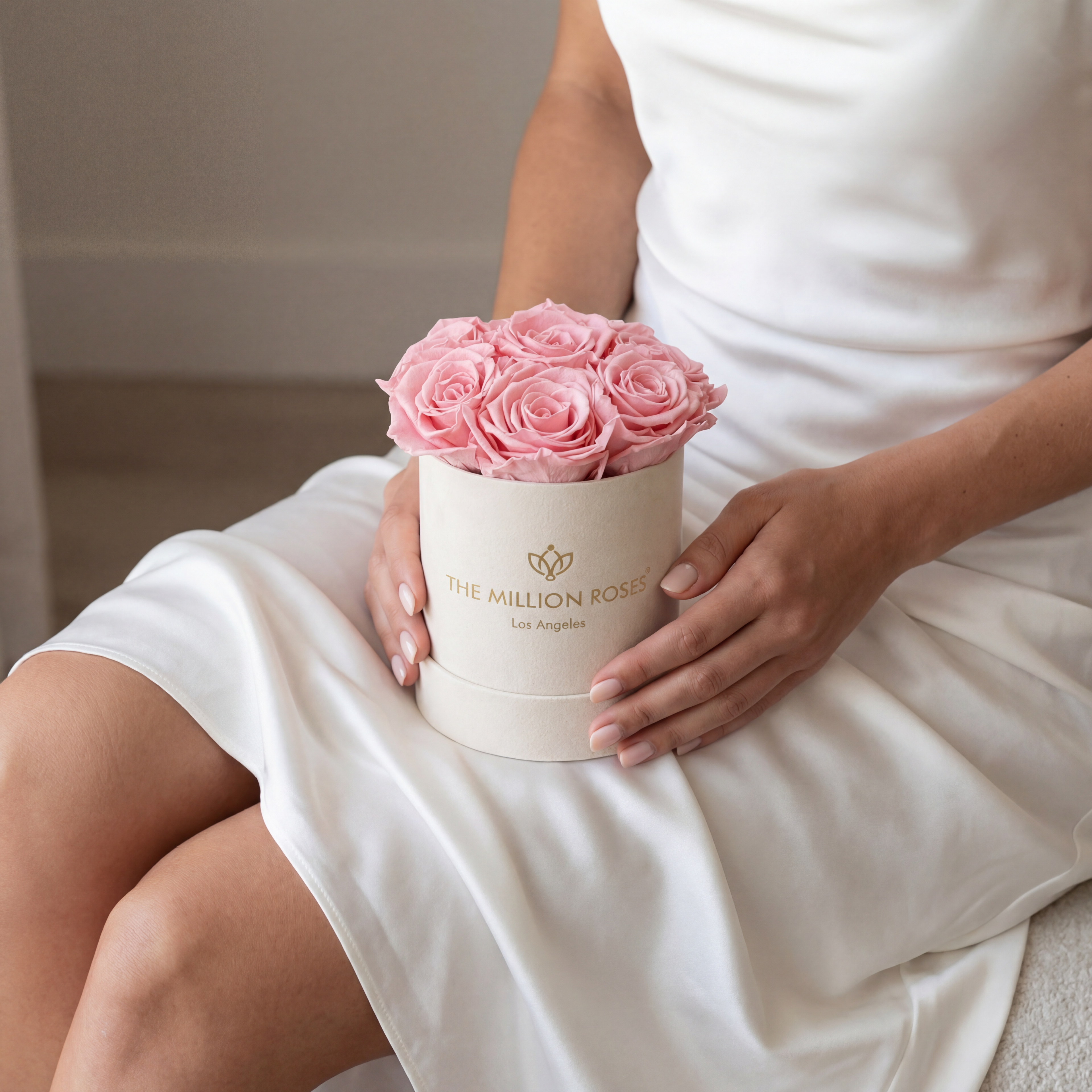 Essence Beige Suede Box | Light Pink Roses