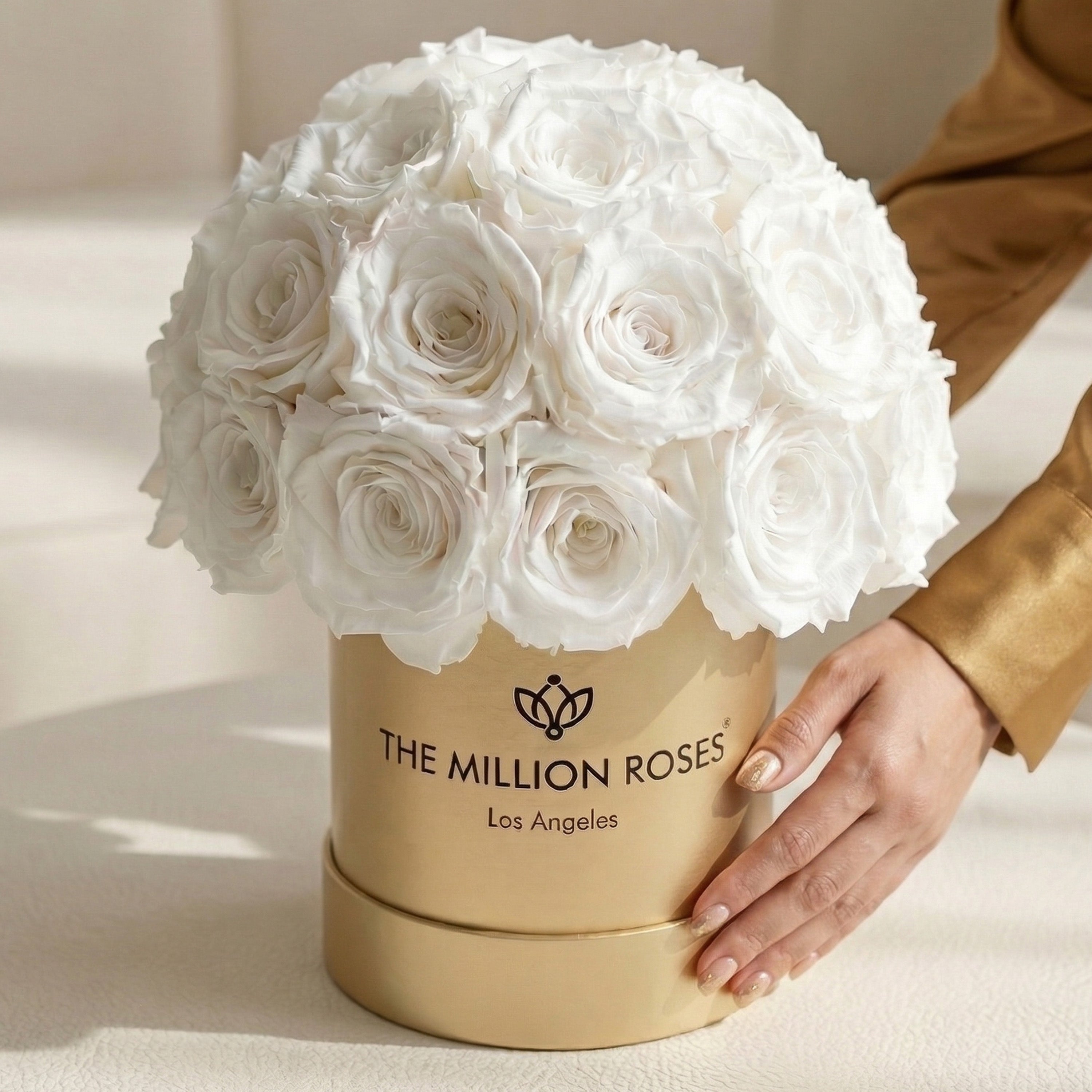 Essence Gold Superdome Box | White Roses
