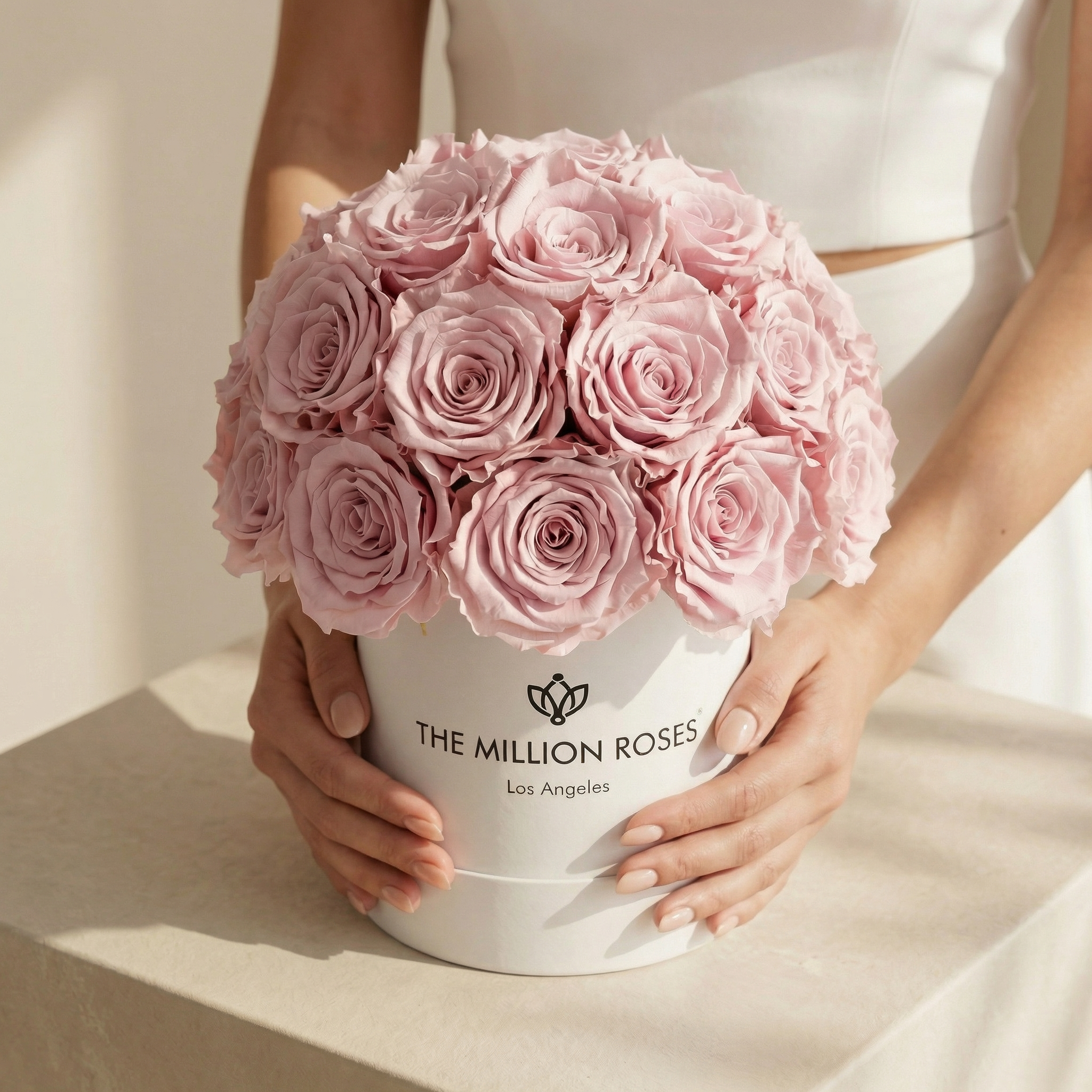 Essence White Superdome Box | Light Pink Roses