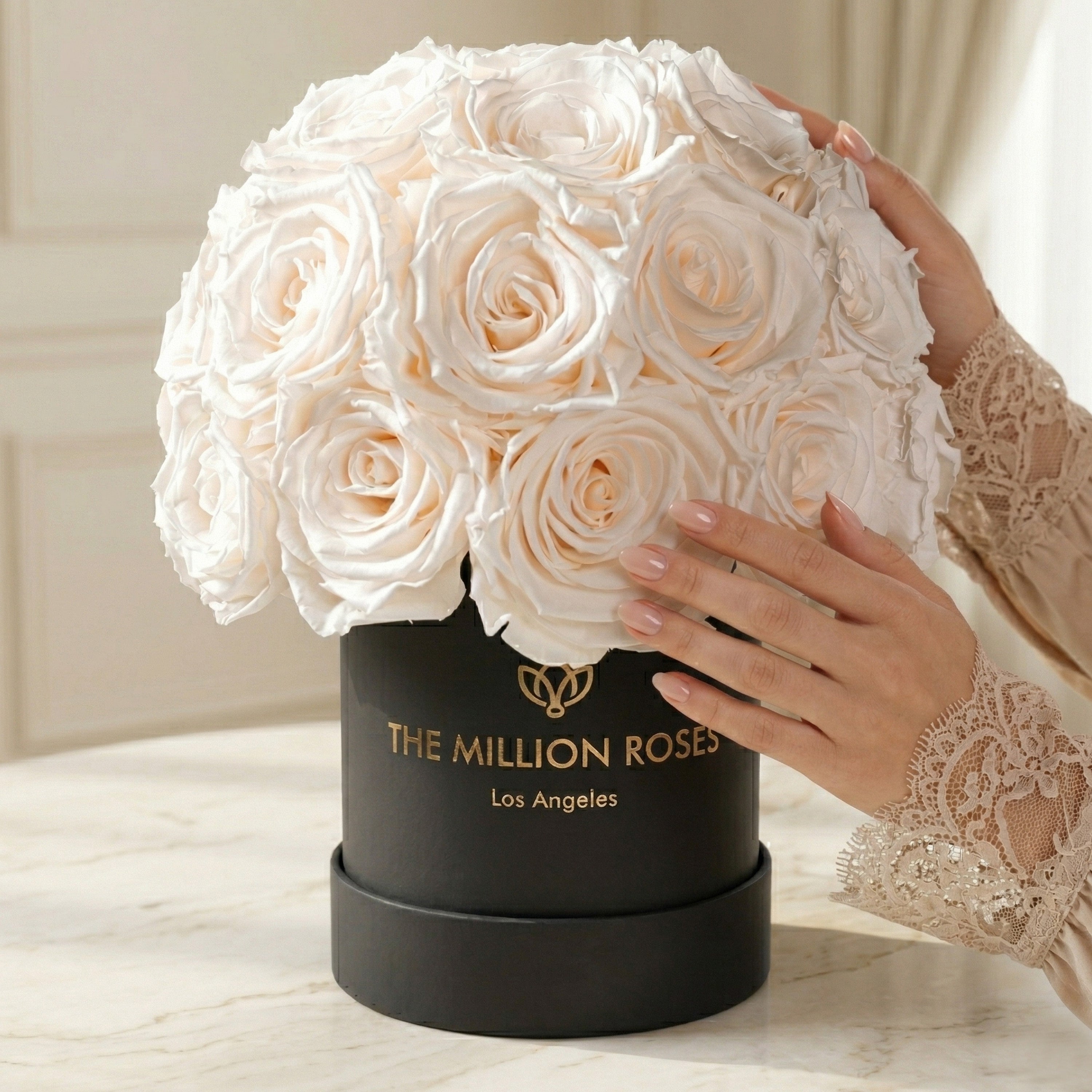 Essence Black Superdome Box | White Roses