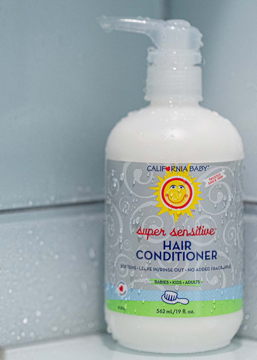 California Baby super sensitive hair conditioner bottle on a light gray background California Baby® (No Fragrance) Super Sensitive™ Hair Conditioner - USDA Certified Biobased Product 100% Plant-Based