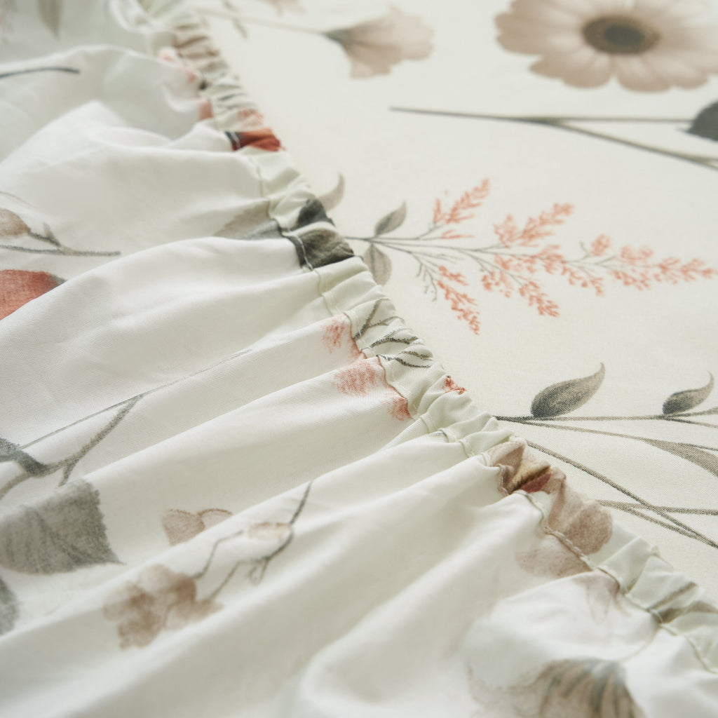DaDalogy Enchanted Meadow Floral Microfiber Sheet Set