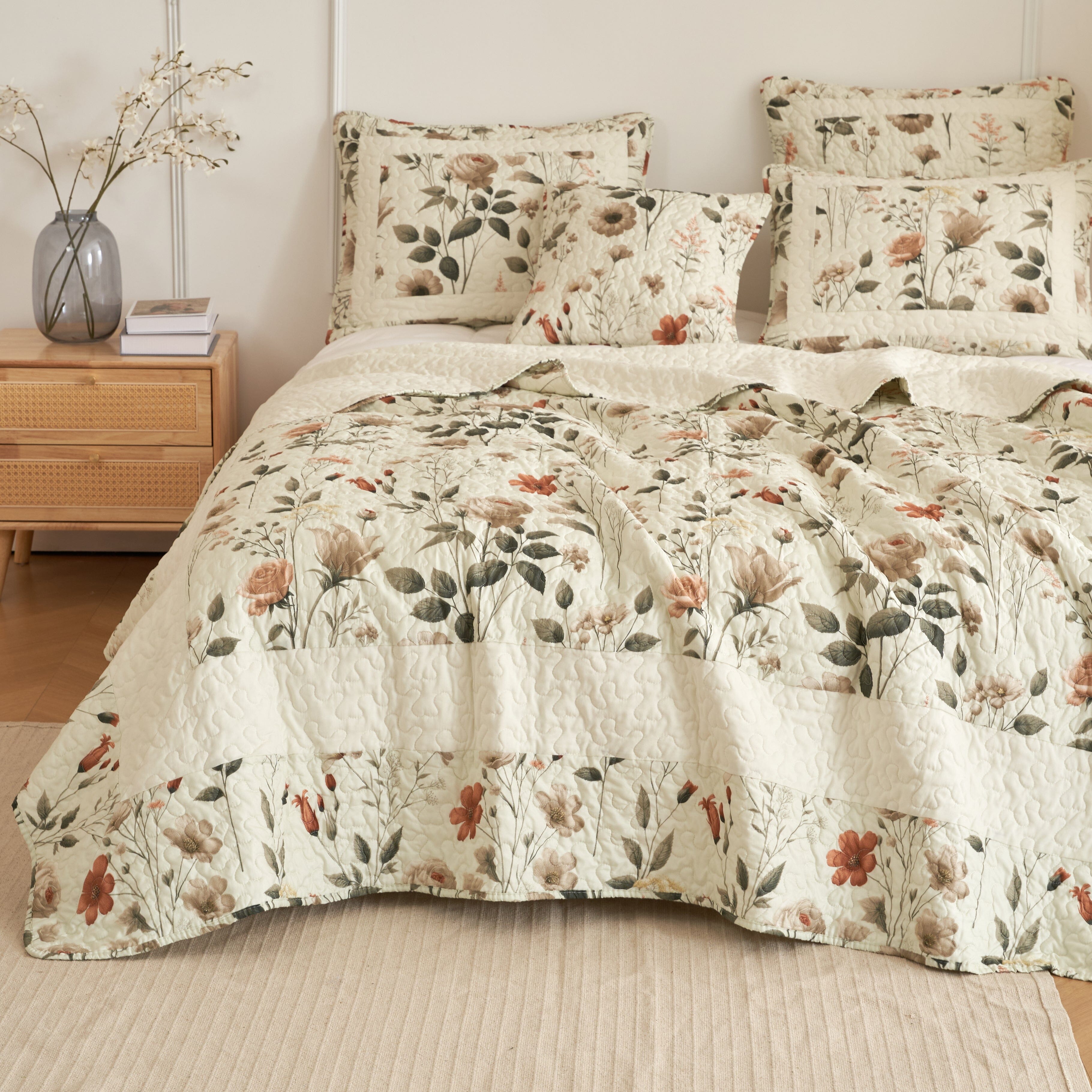 DaDalogy Enchanted Meadow Floral Quilt Set - Beige Rose Green