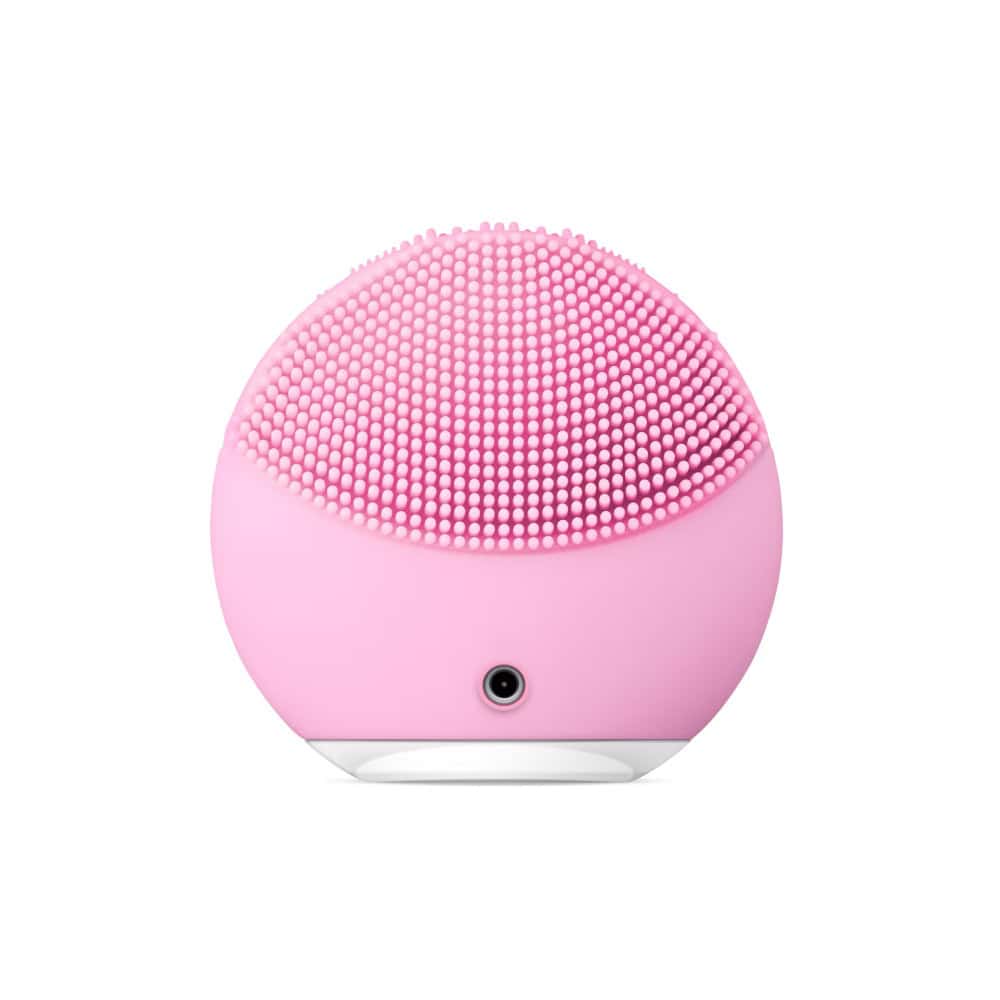 FOREO LUNA Mini 2 Pearl Pink sonic facial cleansing brush with soft silicone touchpoints for deep cleansing, gentle exfoliation and daily skincare routines.
