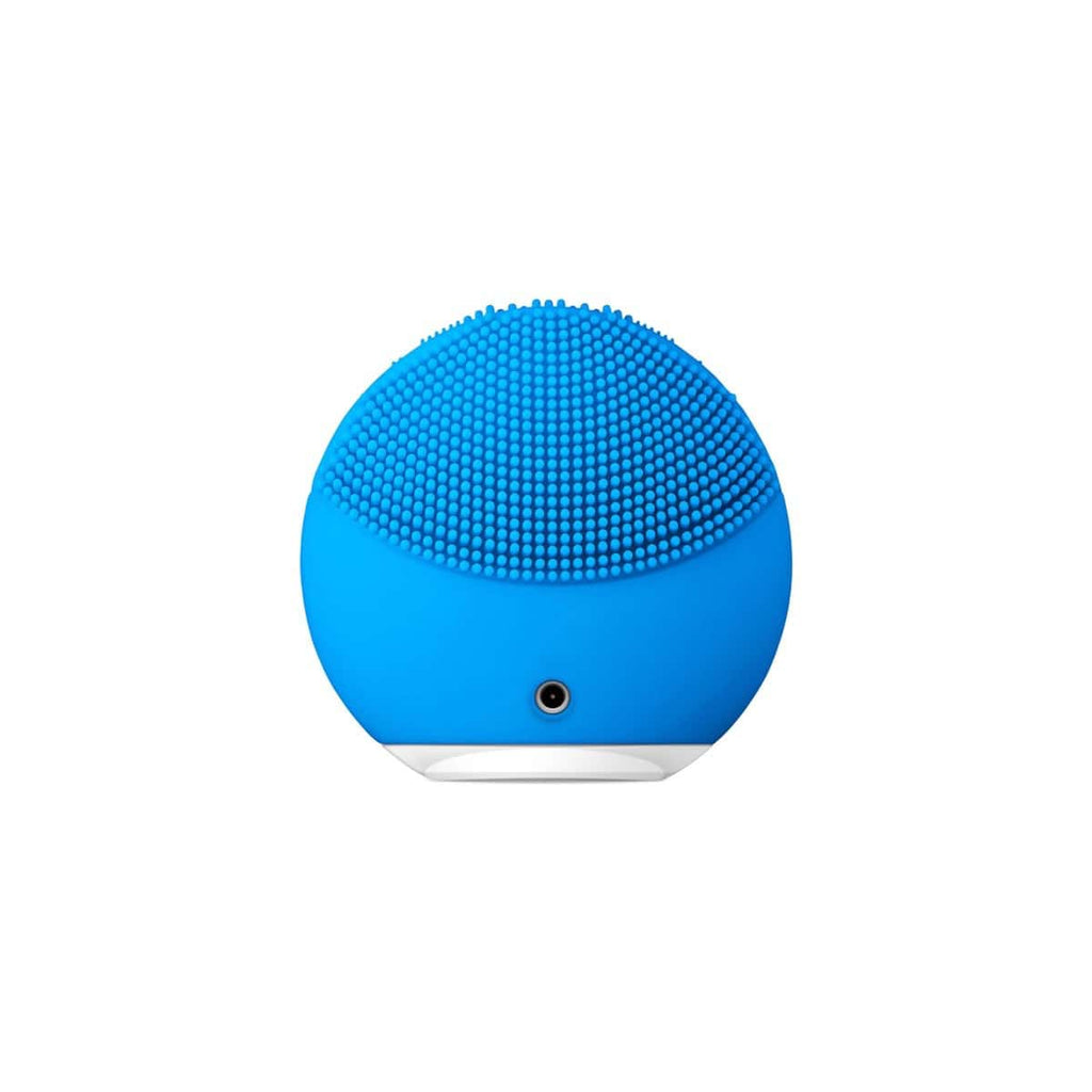FOREO LUNA Mini 2 Aquamarine sonic facial cleansing brush with soft silicone touchpoints, T-Sonic pulsations and adjustable intensities for deep cleansing and gentle exfoliation.