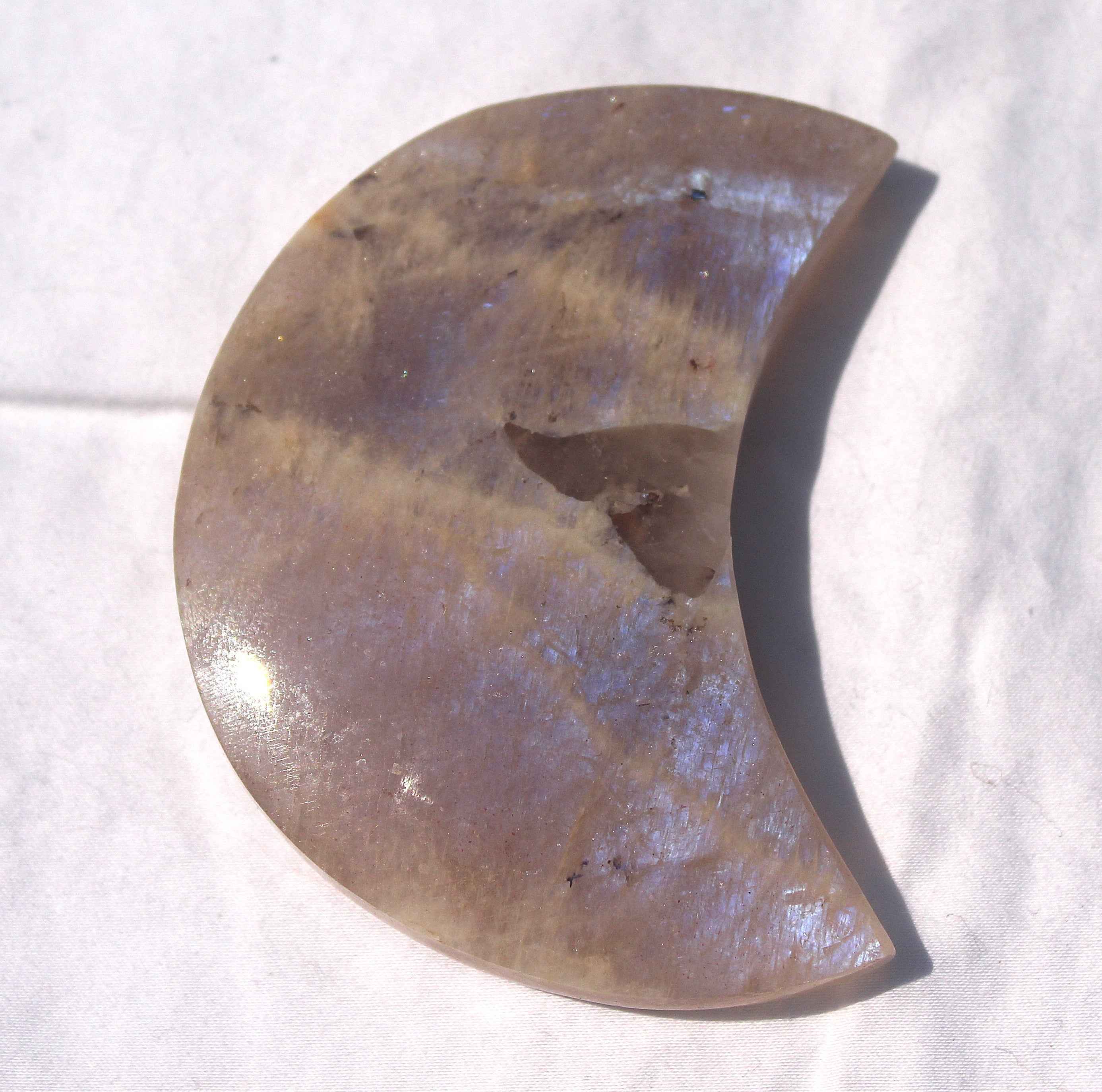 Moonstone Crescent Moon Carving – Intuition, New Beginnings & Emotional Balance