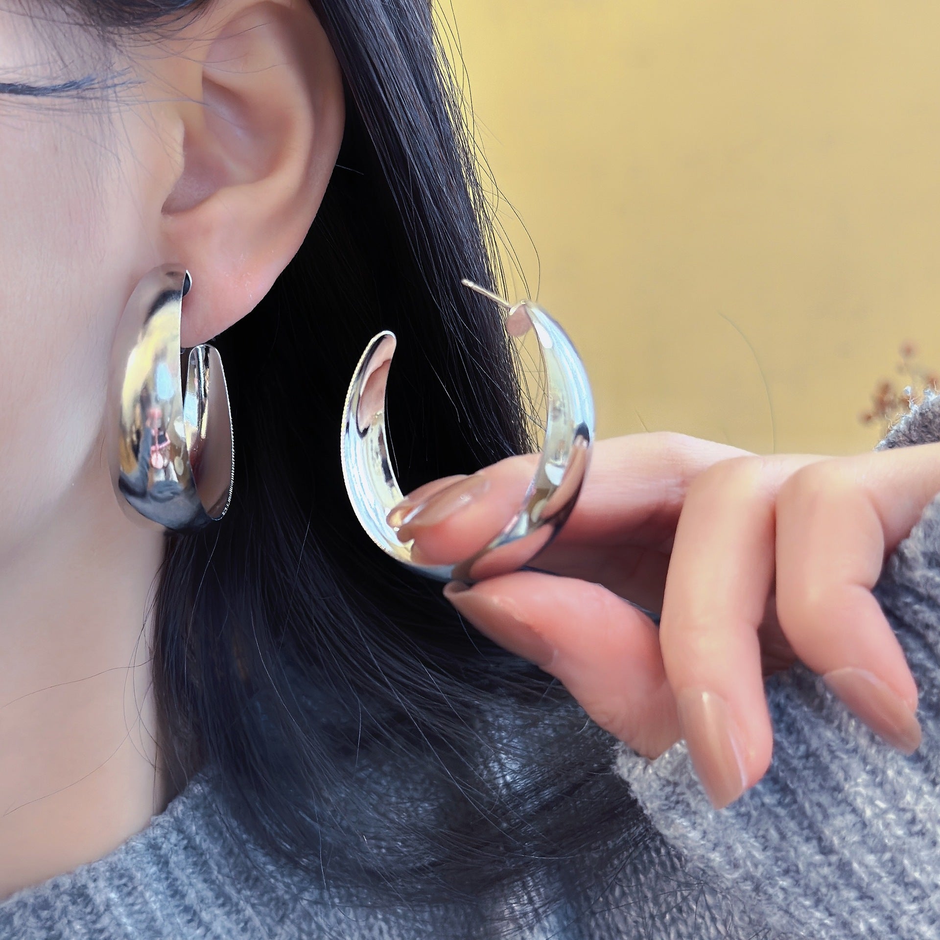 Trendy Exaggerated Glossy Big Circle Without Piercing Rings