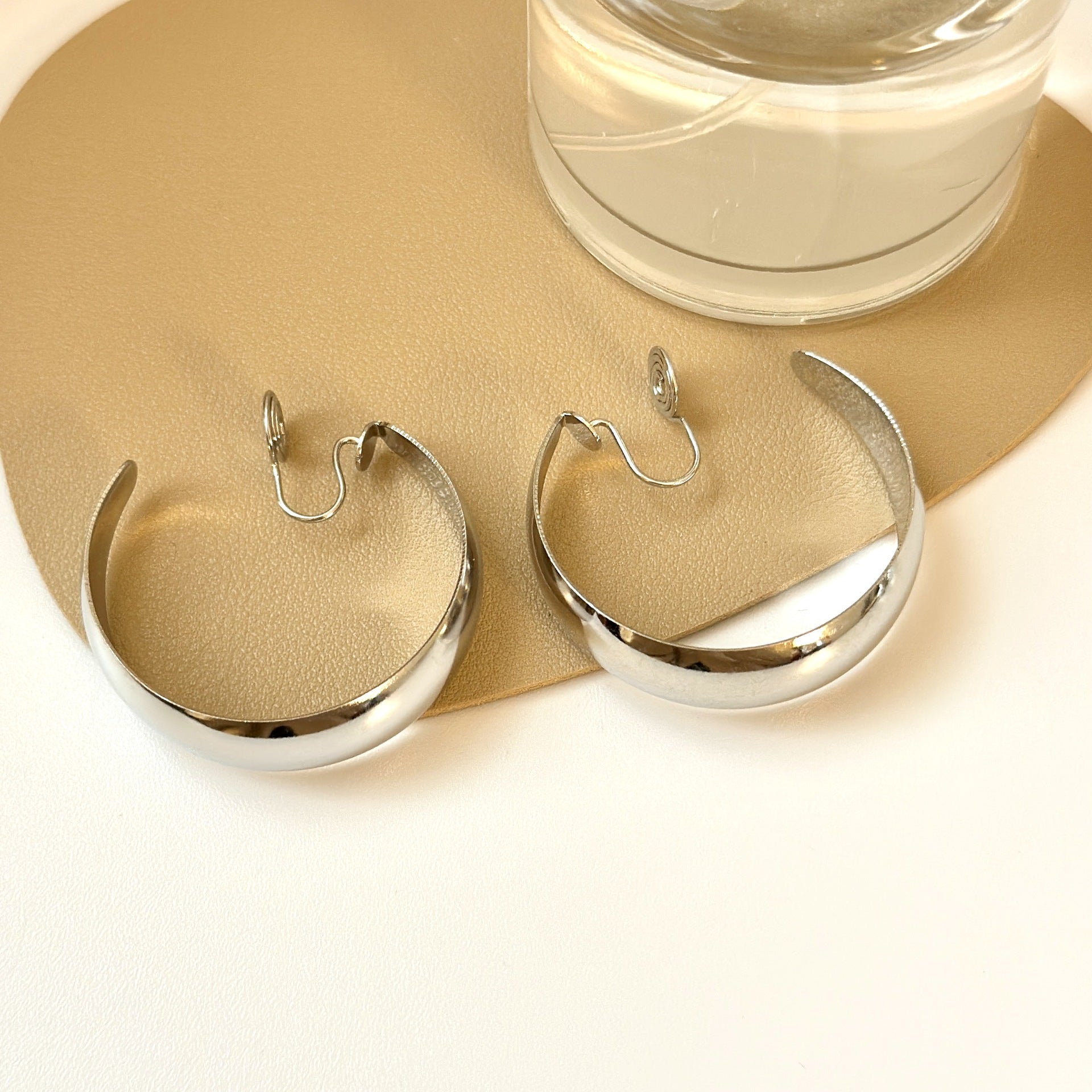 Trendy Exaggerated Glossy Big Circle Without Piercing Rings