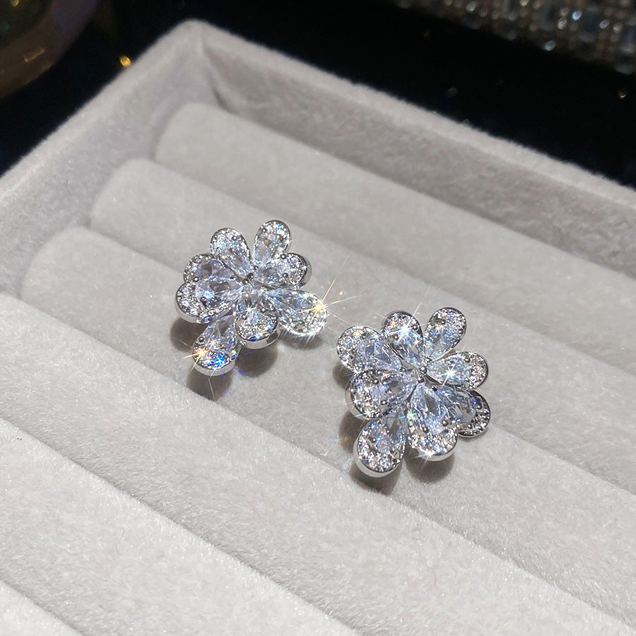 Style Super Flash Zircon Flower Korean Niche Bone Light Luxury Ear Clip