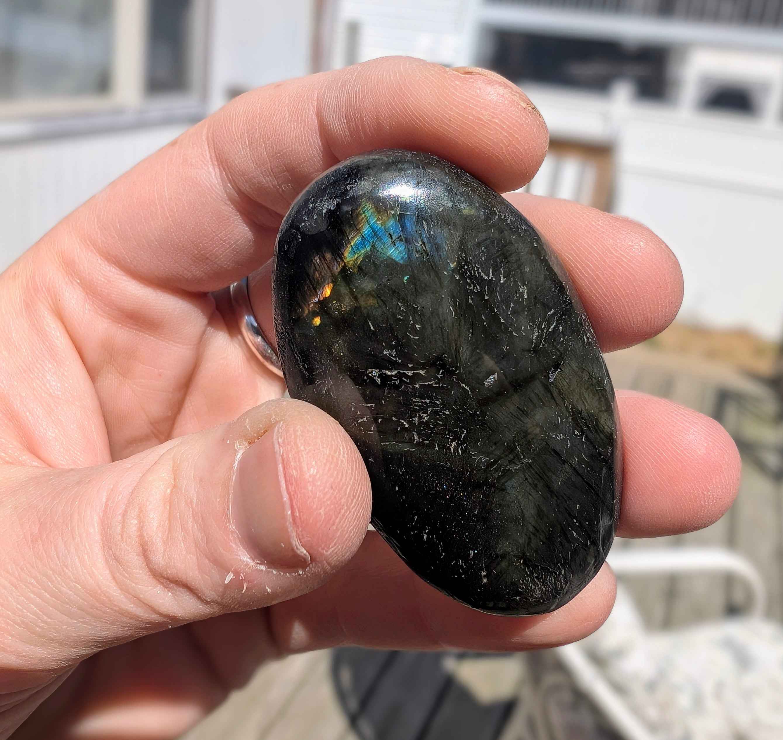 Labradorite Palm Stone – Transformation, Intuition & Protective Energy
