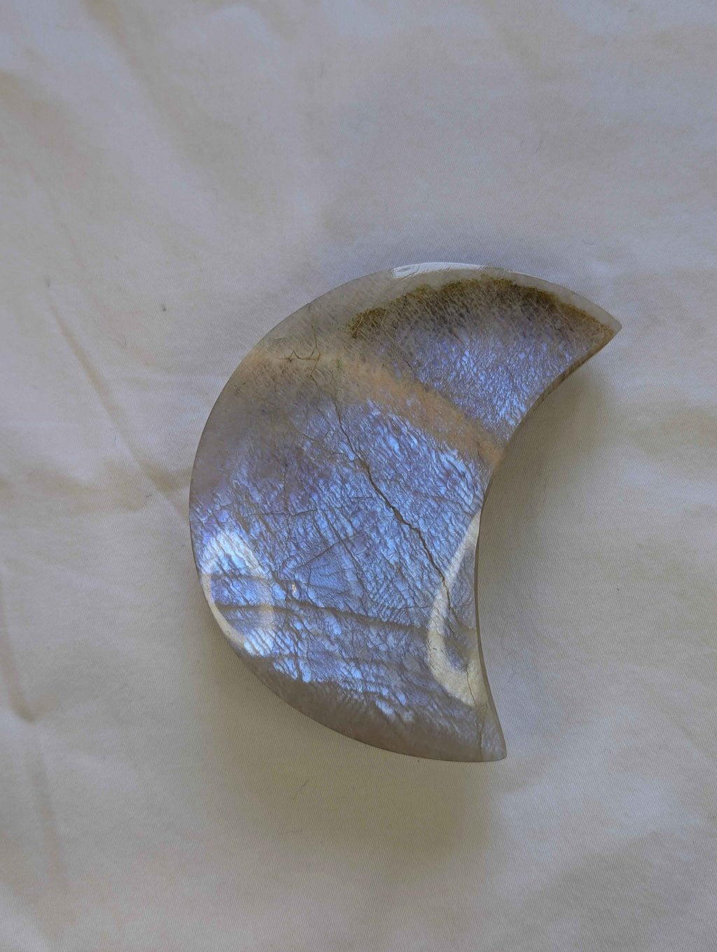 Moonstone Crescent Moon Carving – Intuition, New Beginnings & Emotional Balance