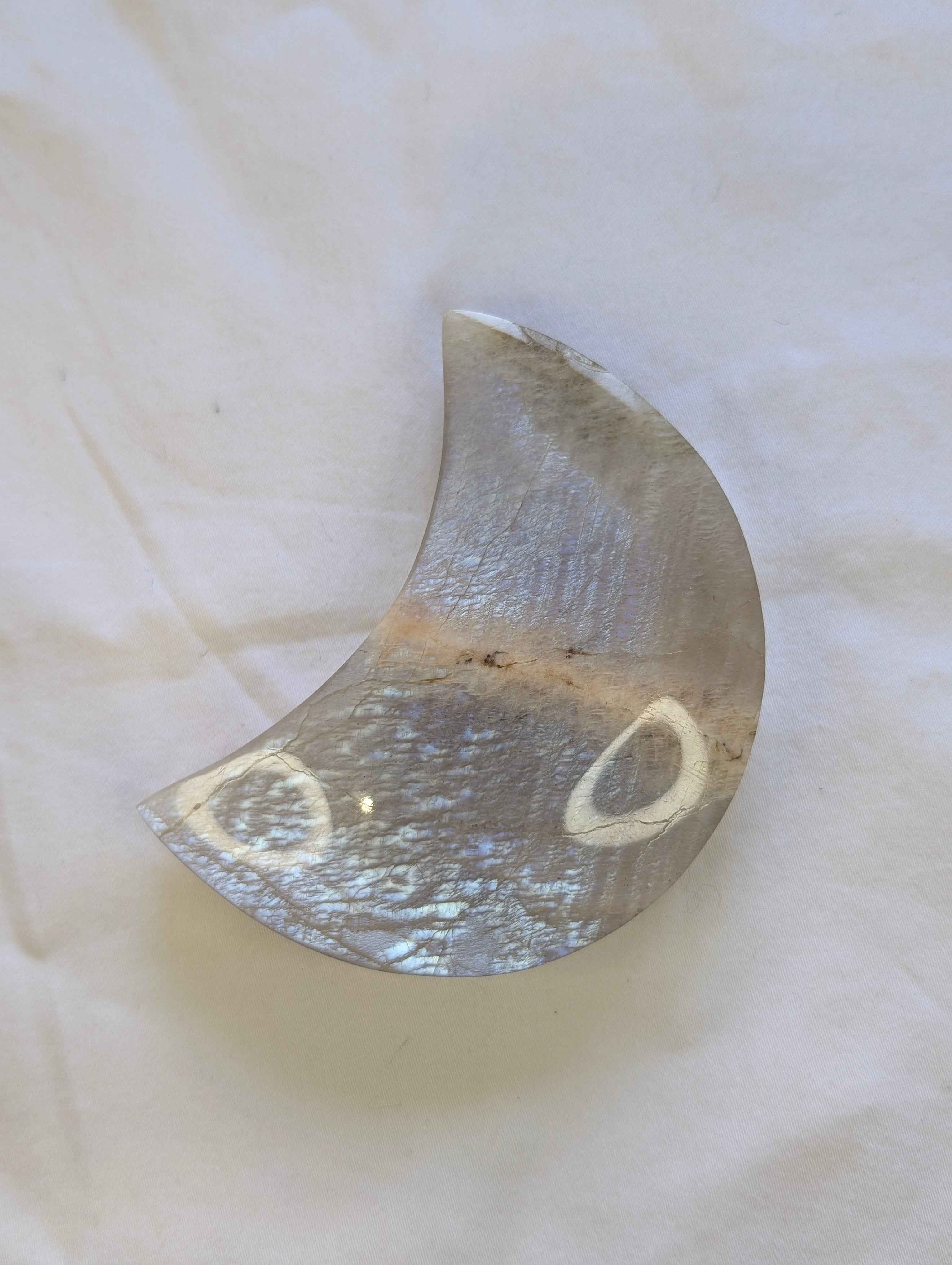 Moonstone Crescent Moon Carving – Intuition, New Beginnings & Emotional Balance