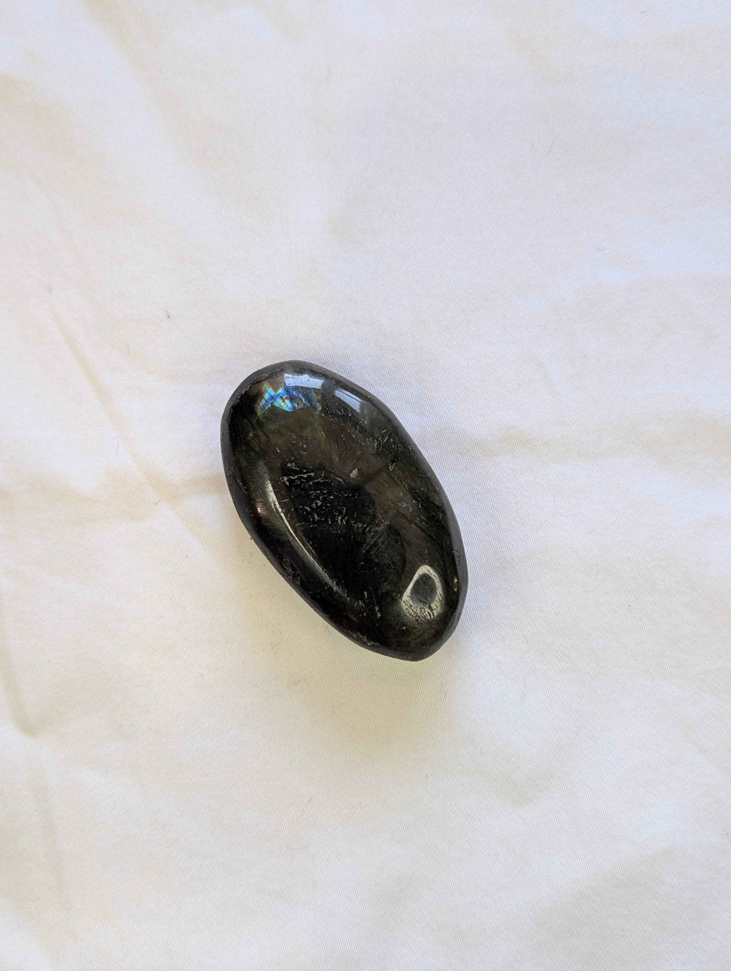 Labradorite Palm Stone – Transformation, Intuition & Protective Energy
