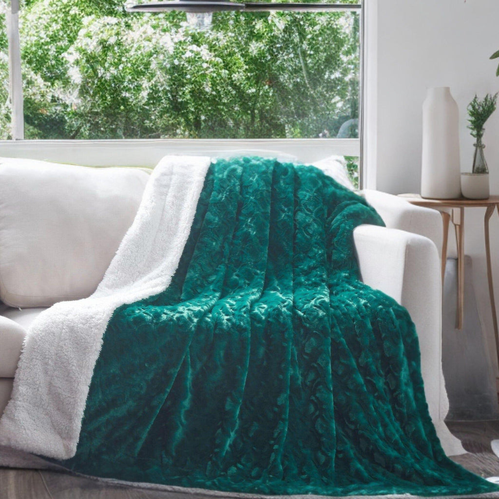 DaDa Bedding Emerald Green Blue Faux Fur Sherpa Throw Blanket