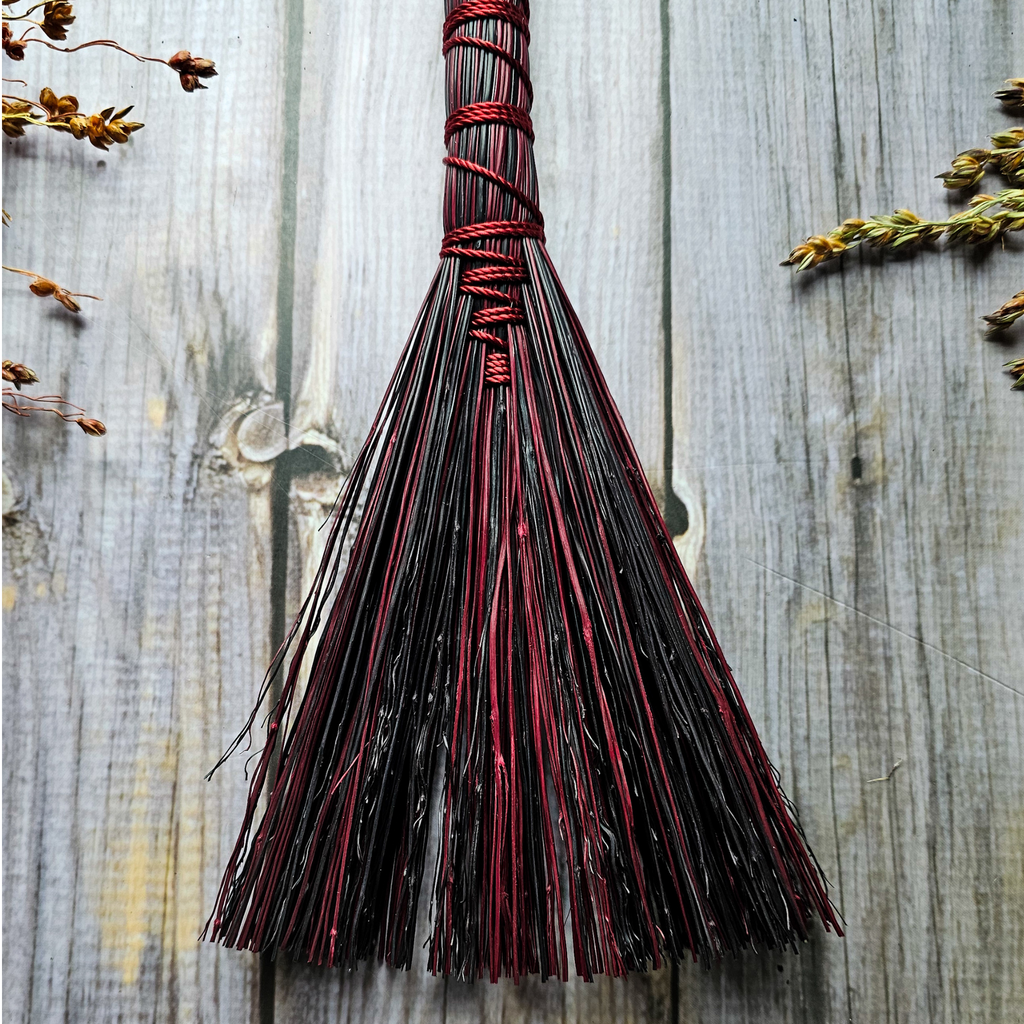 Mini Hawk Tail Whisk Broom in Red and Black