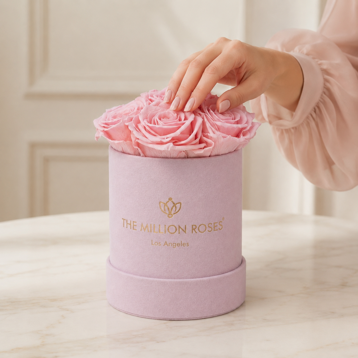 Essence Light Pink Suede Box | Light Pink Roses