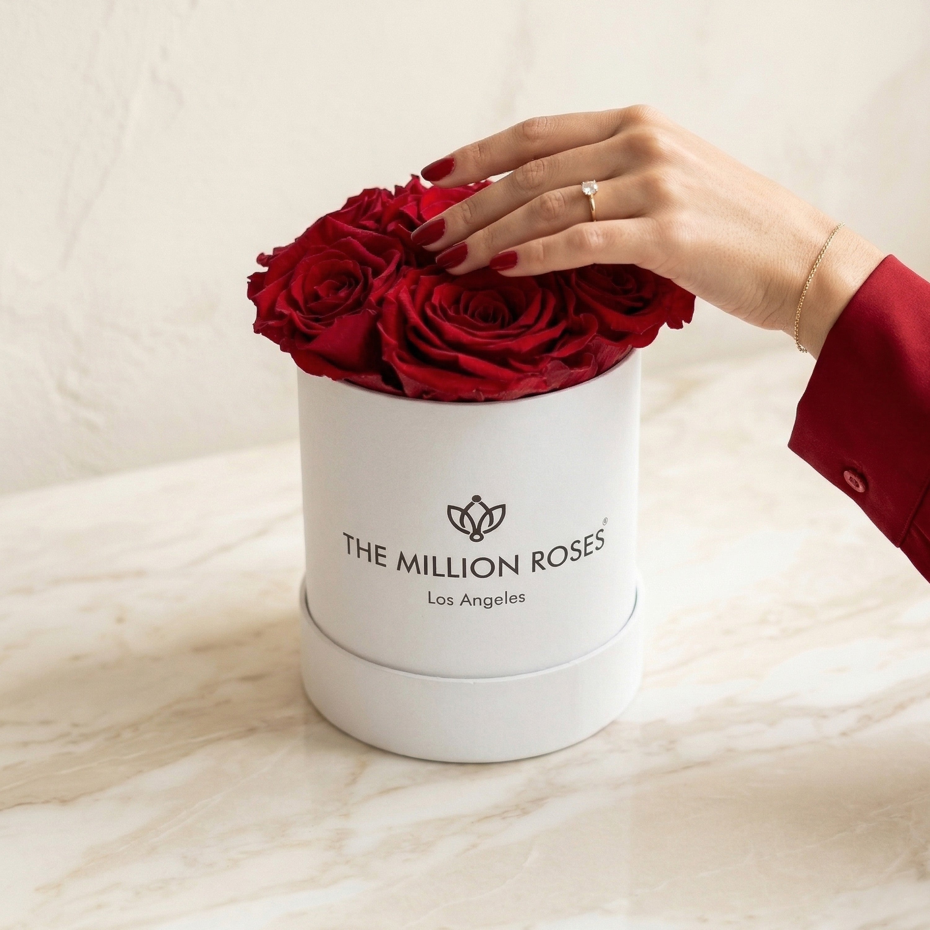 Essence White Box | Red Roses