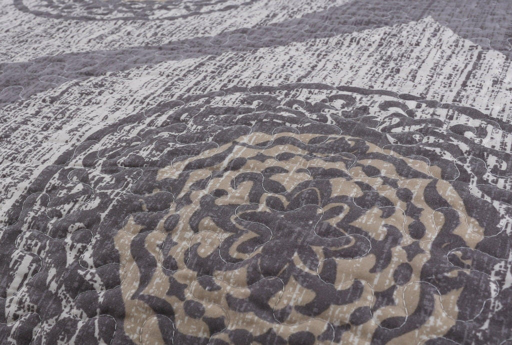 DaDa Bedding Rustic Grey Mosaic Distressed Medallion Reversible Quilted Bedspread Set (SD16299)
