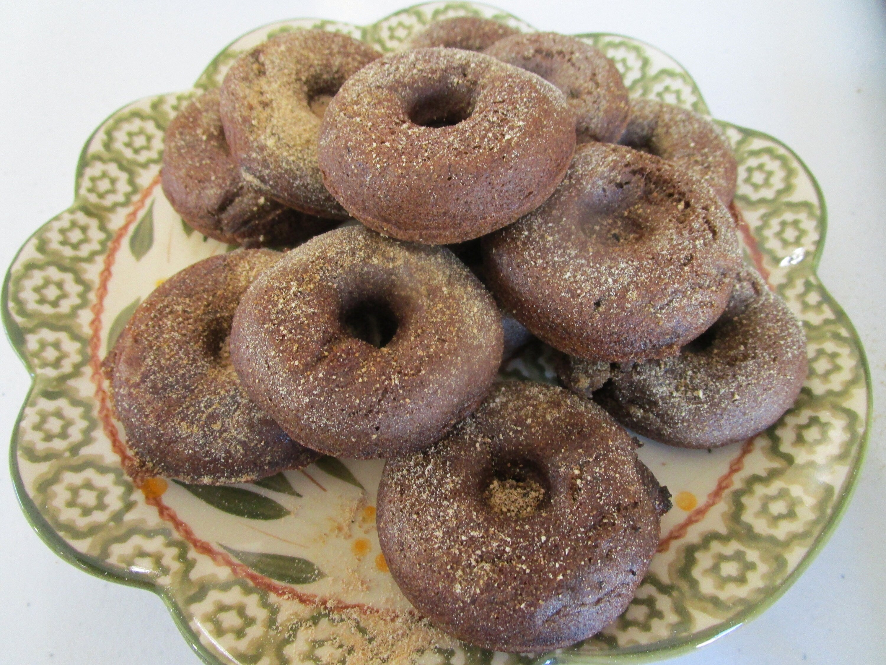 Donut, Mini, No Refined Sugar, Gluten Free, Egg Free, Dairy Free, Nut Free, Chocolate, Vanilla, Coconut Sugar, Birthday, Brunch, Easter Gift