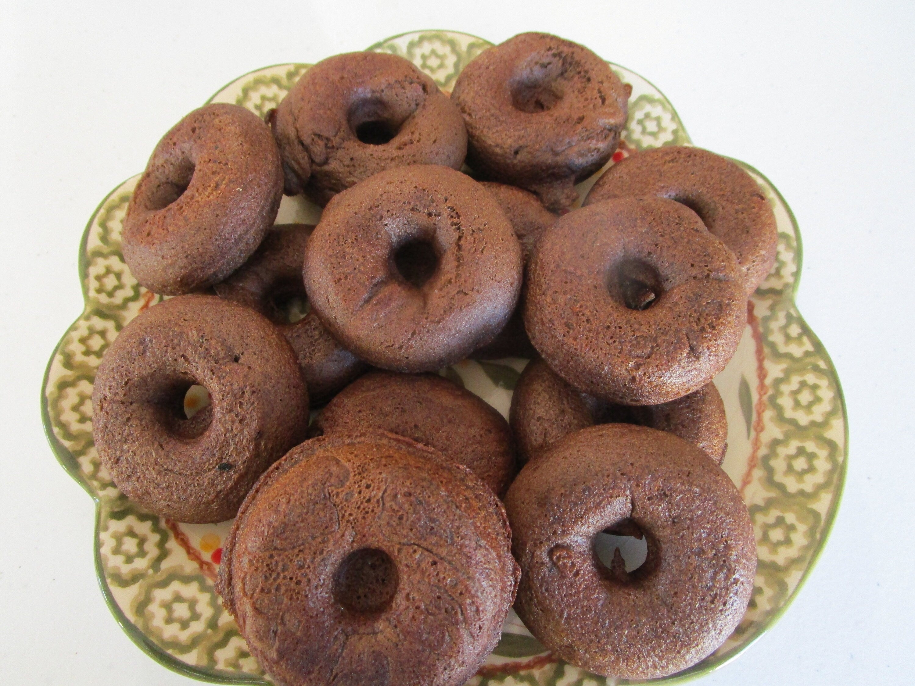Donut, Mini, No Refined Sugar, Gluten Free, Egg Free, Dairy Free, Nut Free, Chocolate, Vanilla, Coconut Sugar, Birthday, Brunch, Easter Gift