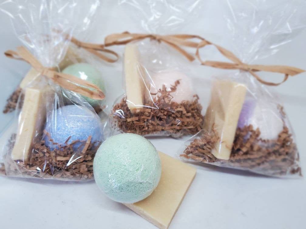 Organic Mini Spa Gift Bundle Heart Love | All Natural Bath Bomb | Handmade Luxury Soap Bar