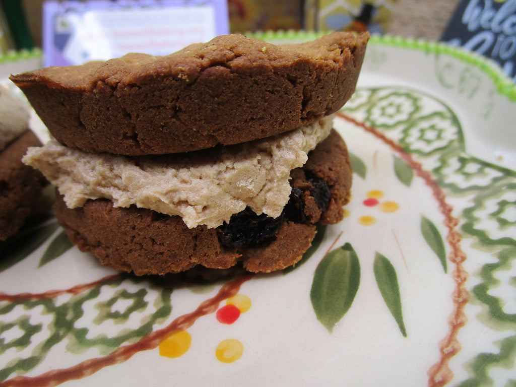 High Protein Cookie Sandwich, Gluten Free, Dairy Free, Vegan, Anabolic, Cinnamon Raisin, Creme Pie, Fitness Dessert, Post Work Out Snack