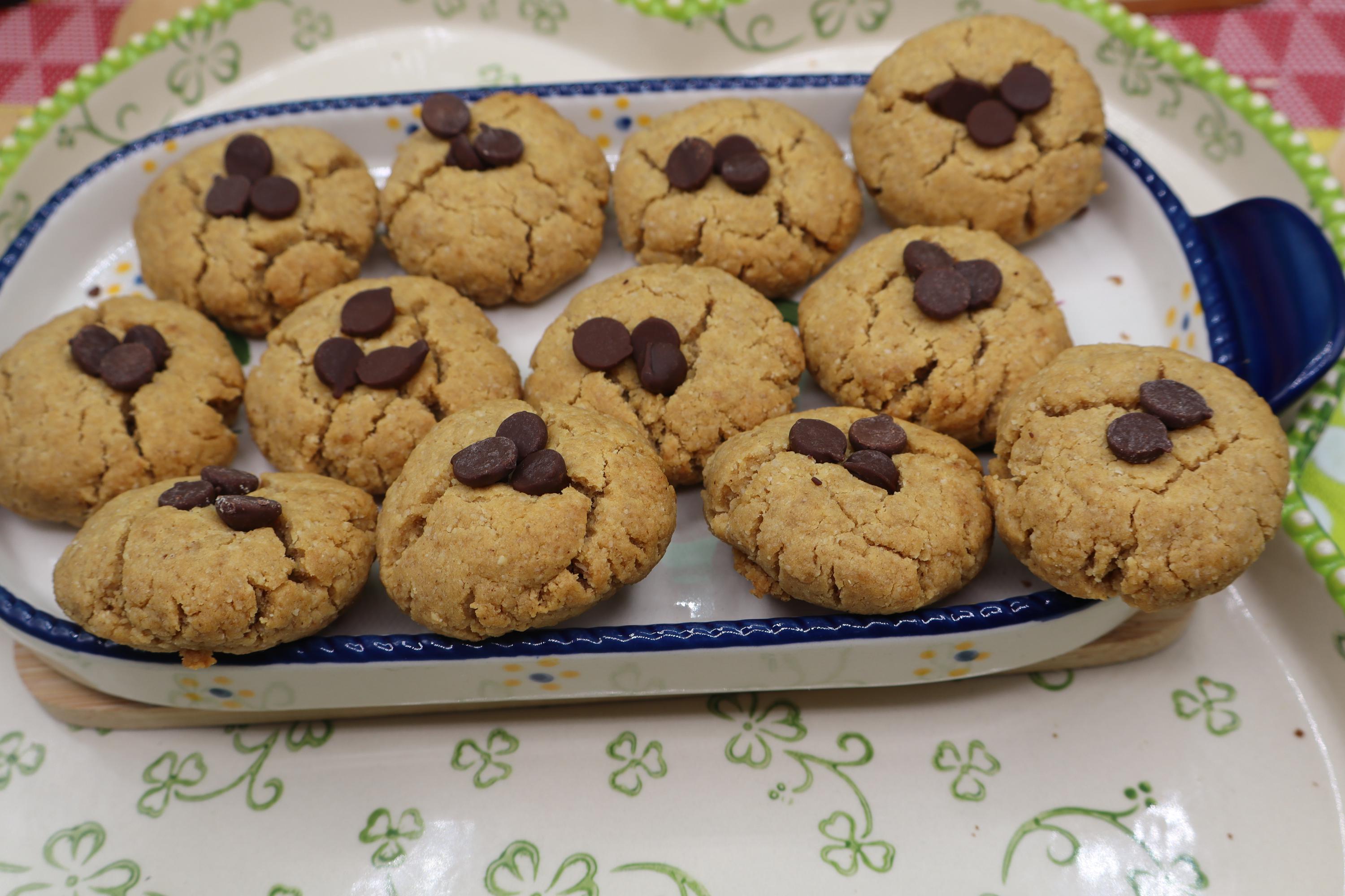 High Protein Peanut Butter Blossoms, Sugar Free, Gluten Free, Dairy Free, Egg Free, Anabolic, Vegan, Post workout, Healthy Gifts, Low carb