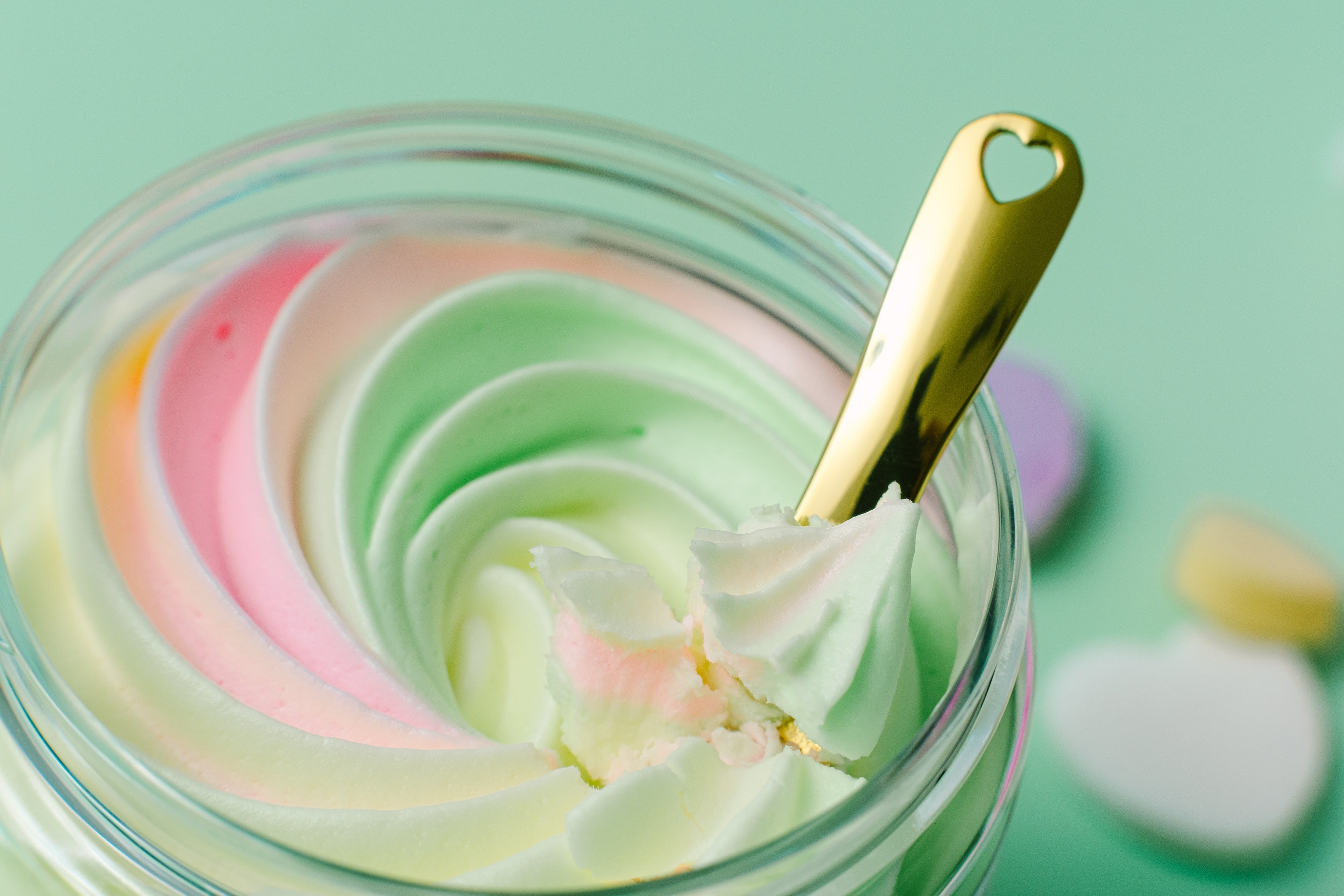 AMINNAH XOXO Whipped Body Butter with shea butter, cocoa butter, mango butter, coconut oil, jojoba oil, vitamin E, and fruit extracts. Sweet candy-scented vegan, cruelty-free clean beauty moisturizer from a female-owned brand for soft, hydrated, glowing skin.