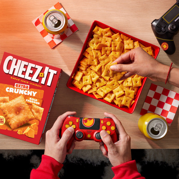 Cheez-It Extra Crunchy Bold Cheddar Cheese Crackers, Baked Snack Crackers, 12.4 oz