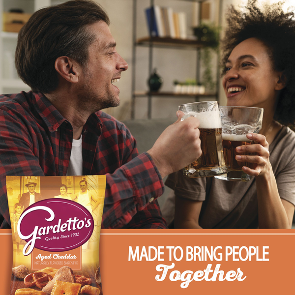 Gardetto's Snack Mix Aged Cheddar Family Size Pub and Party Mix