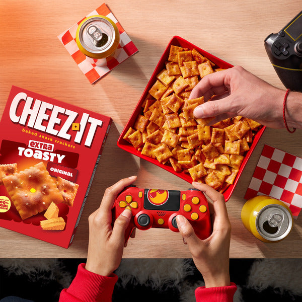 Cheez-It Extra Toasty Cheese Crackers, Baked Snack Crackers, Family Size, 21 oz