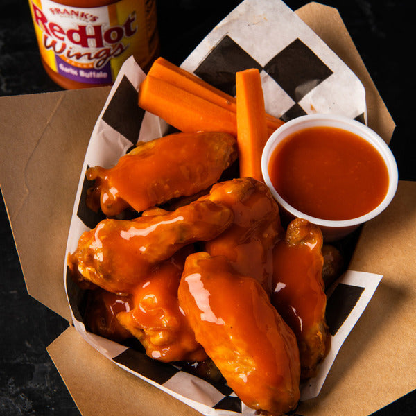 Frank's RedHot® Garlic Buffalo Wings Hot Sauce