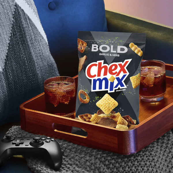 Chex Mix Bold Garlic and Herb Family Size Snack Mix