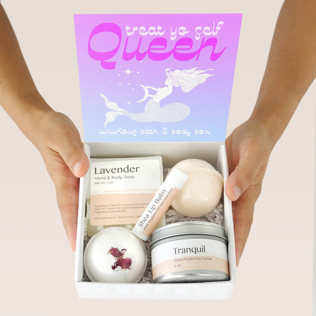 Queen Pearl Necklace Gift Box Set