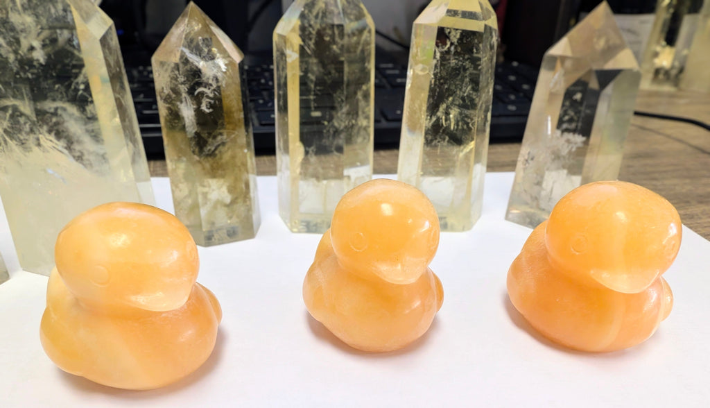 Orange Calcite Duck Carving – Joy, Creativity & Gentle Motivation
